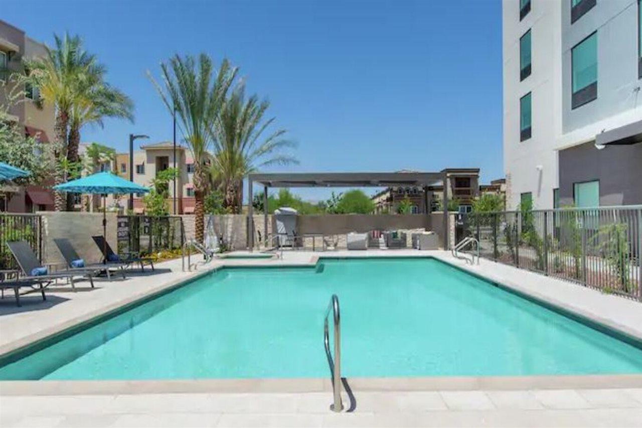 Hilton Garden Inn Surprise Phoenix Экстерьер фото