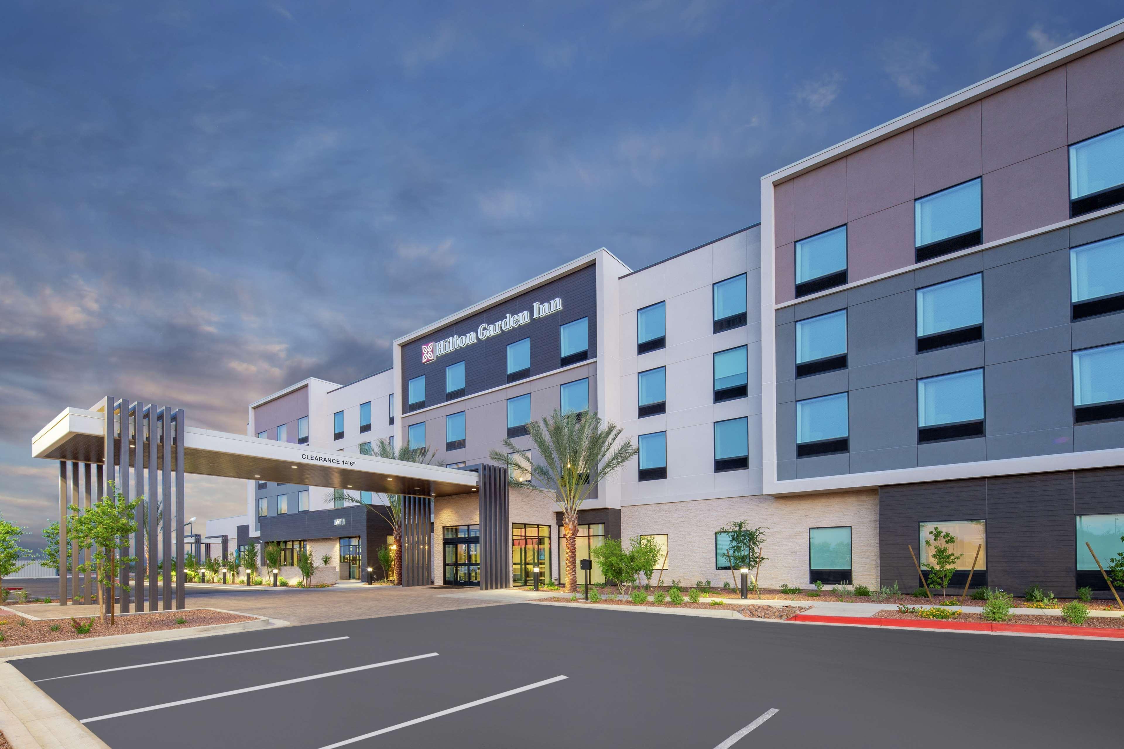 Hilton Garden Inn Surprise Phoenix Экстерьер фото